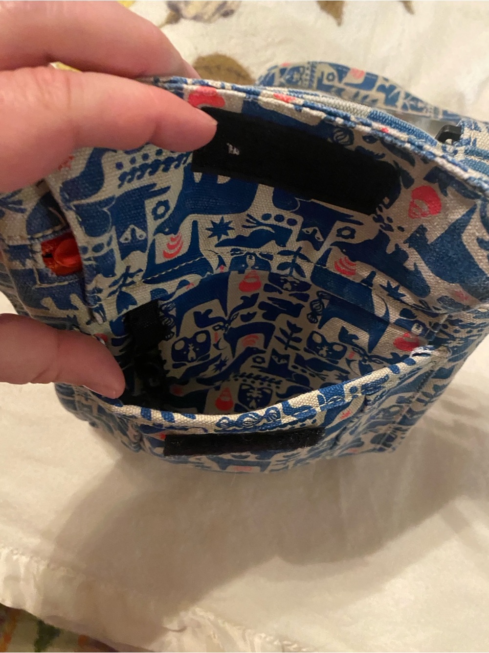 Kavu Keeper Crossbody Bag Cozy Critters Print - Picture 3 of 8